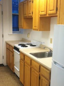 Brookline Apartment for rent 1 Bedroom 1 Bath  Coolidge Corner - $2,695