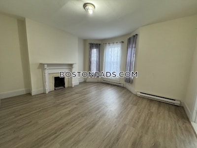 Allston Recently renovated, Spacious 2-bed SPLIT apartment on Higgins St in Allston Boston - $2,750