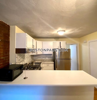 East Boston 2 Beds 1 Bath Boston - $2,600 No Fee