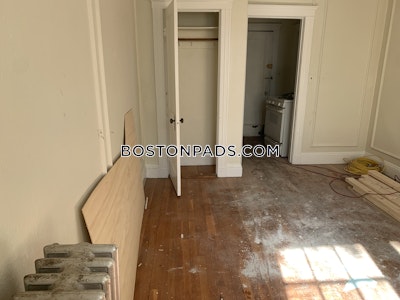 Brookline 1 Bed 1 Bath on James St in Brookline  Coolidge Corner - $2,500