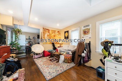 Mission Hill 3 Beds 1 Bath with Laundry in Unit in Mission Hill!! Boston - $5,250