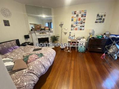 Medford 3 Beds 1 Bath  Tufts - $3,600