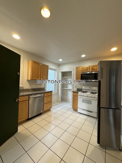 Jamaica Plain Apartment for rent 3 Bedrooms 1 Bath Boston - $3,000 50% Fee